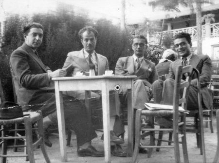 Από αριστερά: Θράσος Καστανάκης, Στράτης Μυριβήλης, Άγγελος Τερζάκης, Ηλίας Βενέζης